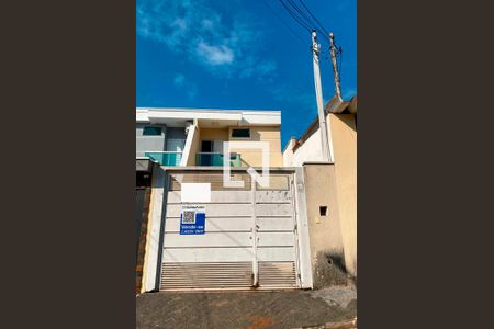 Casa à venda com 123m², 2 quartos e 2 vagasFachada