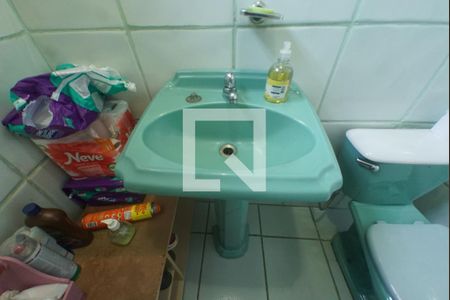 Casa à venda com 100m², 2 quartos e 2 vagasLavabo