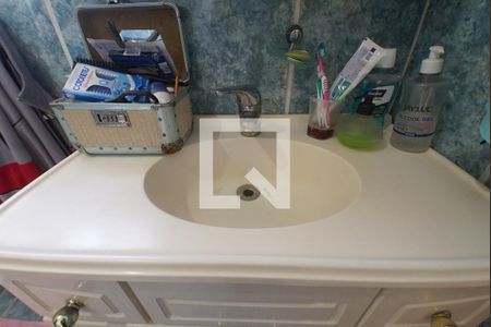 Casa à venda com 100m², 2 quartos e 2 vagasBanheiro da suíte