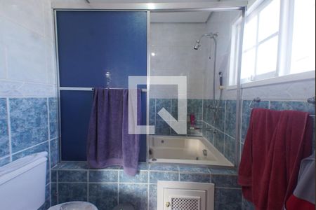 Casa à venda com 100m², 2 quartos e 2 vagasBanheiro da suíte