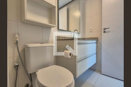 Apartamento para alugar com 70m², 2 quartos e 1 vaga Apartamento para alugar com 70m², 2 quartos e 1 vagaBanheiro da Suíte