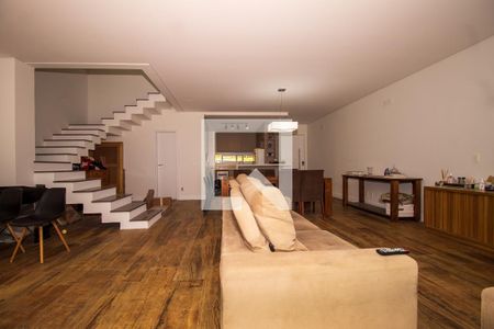 Sala  de casa de condomínio à venda com 3 quartos, 277m² em Pedra Redonda, Porto Alegre