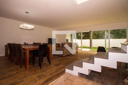 Sala  de casa de condomínio à venda com 3 quartos, 277m² em Pedra Redonda, Porto Alegre