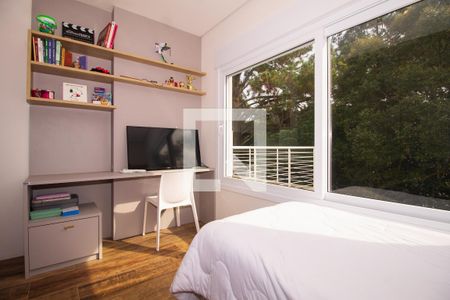 Quarto de casa de condomínio à venda com 3 quartos, 277m² em Pedra Redonda, Porto Alegre