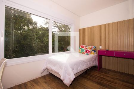 Quarto de casa de condomínio à venda com 3 quartos, 277m² em Pedra Redonda, Porto Alegre