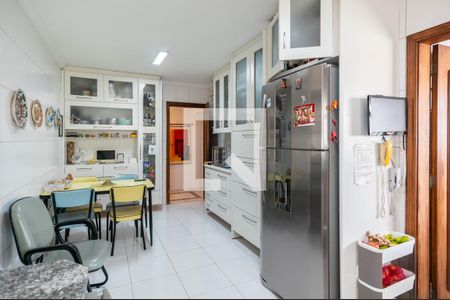 Apartamento à venda com 234m², 4 quartos e 3 vagas Apartamento à venda com 234m², 4 quartos e 3 vagasCozinha