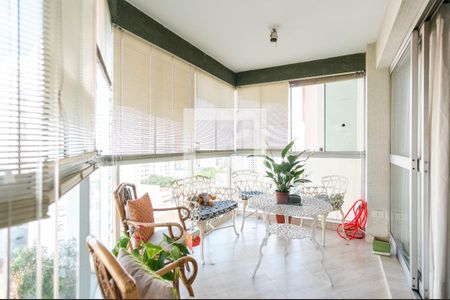 Apartamento à venda com 234m², 4 quartos e 3 vagas Apartamento à venda com 234m², 4 quartos e 3 vagasVaranda