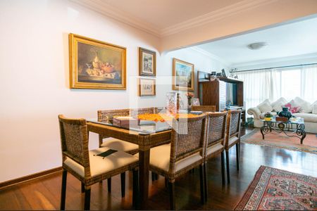 Apartamento à venda com 234m², 4 quartos e 3 vagas Apartamento à venda com 234m², 4 quartos e 3 vagasSala de Jantar