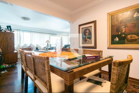 Apartamento à venda com 234m², 4 quartos e 3 vagas Apartamento à venda com 234m², 4 quartos e 3 vagasSala de Jantar