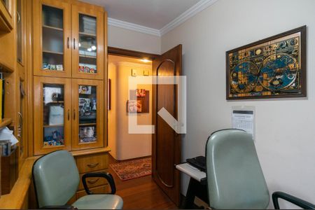 Apartamento à venda com 234m², 4 quartos e 3 vagas Apartamento à venda com 234m², 4 quartos e 3 vagasEscritório