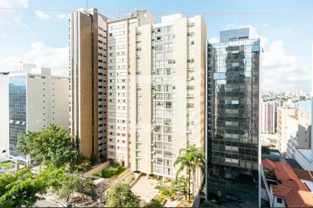 Apartamento à venda com 234m², 4 quartos e 3 vagas Apartamento à venda com 234m², 4 quartos e 3 vagasVista