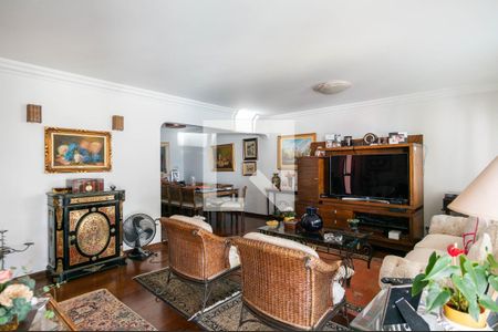 Apartamento à venda com 234m², 4 quartos e 3 vagas Apartamento à venda com 234m², 4 quartos e 3 vagasSala