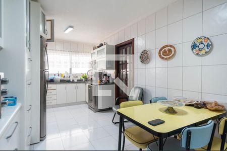 Apartamento à venda com 234m², 4 quartos e 3 vagas Apartamento à venda com 234m², 4 quartos e 3 vagasCozinha