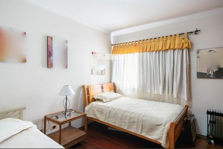 Apartamento à venda com 234m², 4 quartos e 3 vagas Apartamento à venda com 234m², 4 quartos e 3 vagasQuarto 2