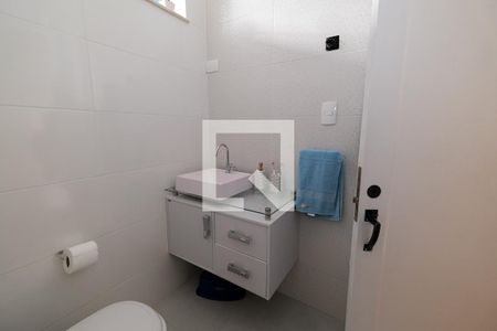 Casa à venda com 134m², 3 quartos e 2 vagasBanheiro Corredor