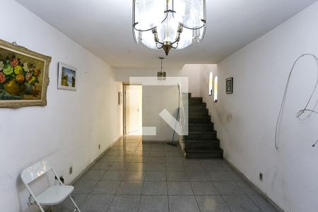 Casa para alugar com 122m², 2 quartos e 2 vagas Casa para alugar com 122m², 2 quartos e 2 vagasSala