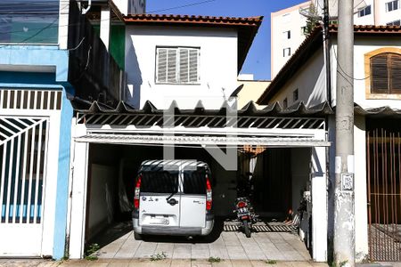 Casa para alugar com 122m², 2 quartos e 2 vagas Casa para alugar com 122m², 2 quartos e 2 vagasFachada
