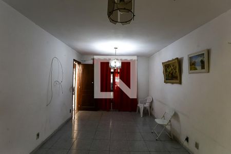 Casa para alugar com 122m², 2 quartos e 2 vagas Casa para alugar com 122m², 2 quartos e 2 vagasSala