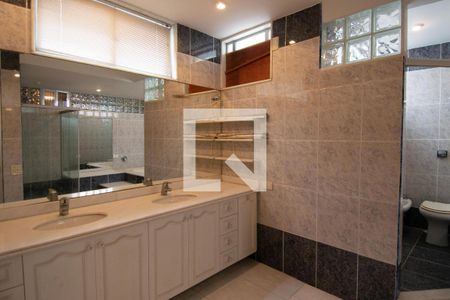 Apartamento à venda com 360m², 4 quartos e 2 vagasBanheiro