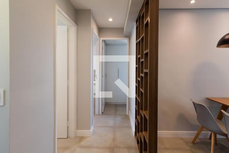Corredor de apartamento para alugar com 2 quartos, 62m² em Pinheiros, São Paulo