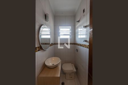 Casa à venda com 200m², 4 quartos e sem vaga Casa à venda com 200m², 4 quartos e sem vagaBanheiro Social