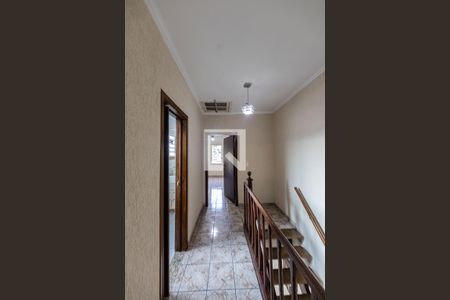 Corredor de casa à venda com 4 quartos, 200m² em Vila Claudia, São Paulo