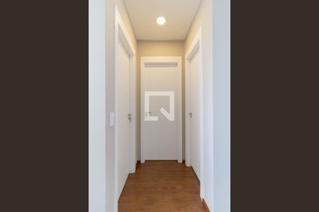 Corredor de apartamento para alugar com 2 quartos, 41m² em Jardim Santa Emília, São Paulo