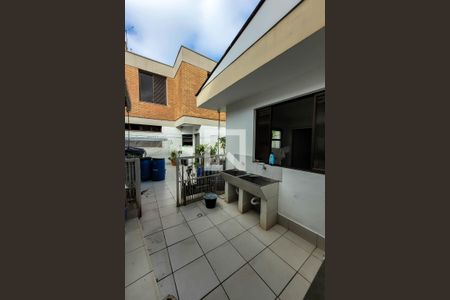 Casa à venda com 325m², 5 quartos e 5 vagasÁrea de Serviço de apoio