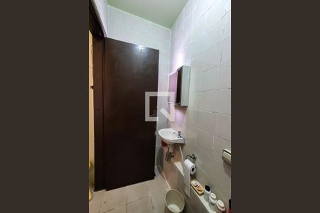 Casa à venda com 325m², 5 quartos e 5 vagasBanheiro Suíte de servico