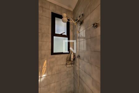 Casa à venda com 325m², 5 quartos e 5 vagasBanheiro de serviço