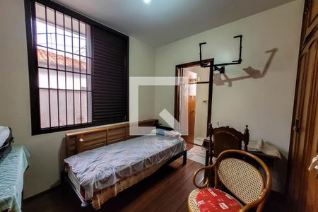 Casa à venda com 325m², 5 quartos e 5 vagasSuíte 3