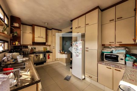 Casa à venda com 325m², 5 quartos e 5 vagasCozinha