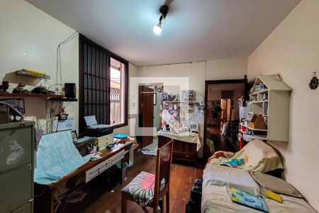 Casa à venda com 325m², 5 quartos e 5 vagasSuíte 2