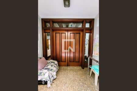 Casa à venda com 325m², 5 quartos e 5 vagasHall