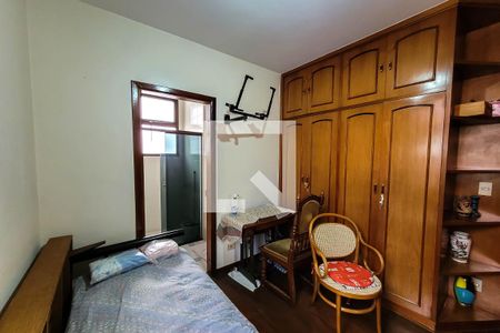 Casa à venda com 325m², 5 quartos e 5 vagasSuíte 3