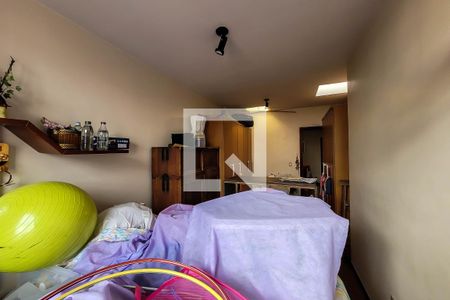 Casa à venda com 325m², 5 quartos e 5 vagasQuarto 1