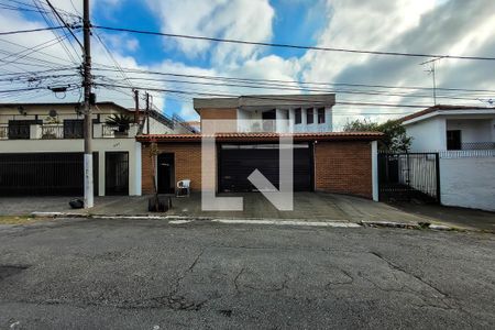 Casa à venda com 325m², 5 quartos e 5 vagasFachada