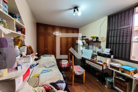 Casa à venda com 325m², 5 quartos e 5 vagasSuíte 2