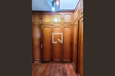 Casa à venda com 325m², 5 quartos e 5 vagasCloset da suíte 1