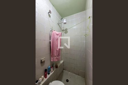 Casa à venda com 325m², 5 quartos e 5 vagasBanheiro Suíte de servico