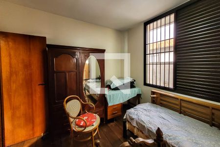 Casa à venda com 325m², 5 quartos e 5 vagasSuíte 3