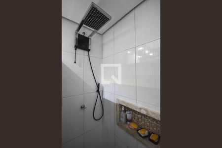 Casa à venda com 107m², 3 quartos e 3 vagasChuveiro do banheiro