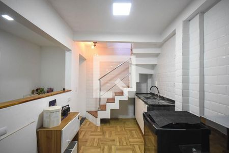 Casa à venda com 107m², 3 quartos e 3 vagasCozinha da edícula