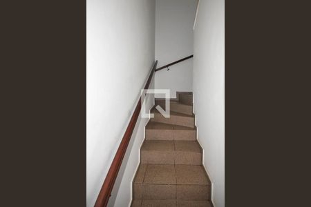 Escada de casa à venda com 3 quartos, 107m² em Jardim América, Taboão da Serra