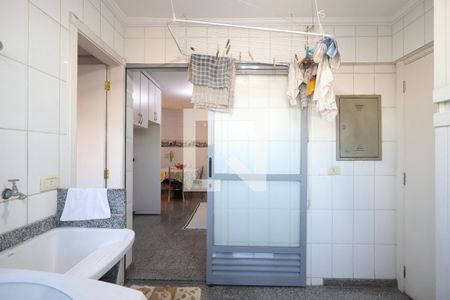 Apartamento à venda com 120m², 3 quartos e 5 vagas Apartamento à venda com 120m², 3 quartos e 5 vagasÁrea de Serviço