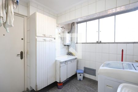 Apartamento à venda com 120m², 3 quartos e 5 vagas Apartamento à venda com 120m², 3 quartos e 5 vagasÁrea de Serviço