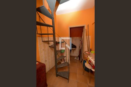 Casa à venda com 170m², 5 quartos e 2 vagasDespensa