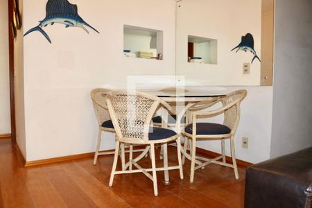 Sala de apartamento para alugar com 2 quartos, 60m² em Parque Enseada, Guarujá