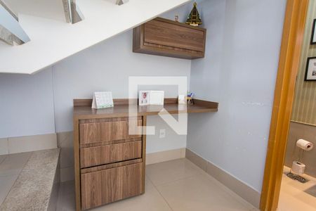 Sala de casa de condomínio para alugar com 4 quartos, 220m² em Granja Marileusa, Uberlândia