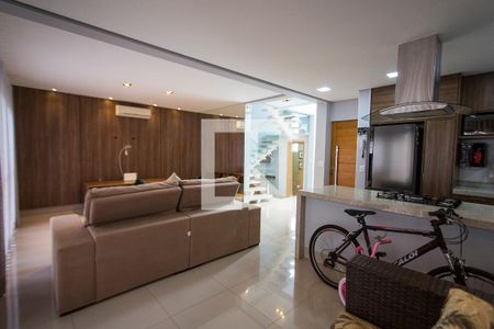 Sala de casa de condomínio para alugar com 4 quartos, 220m² em Granja Marileusa, Uberlândia